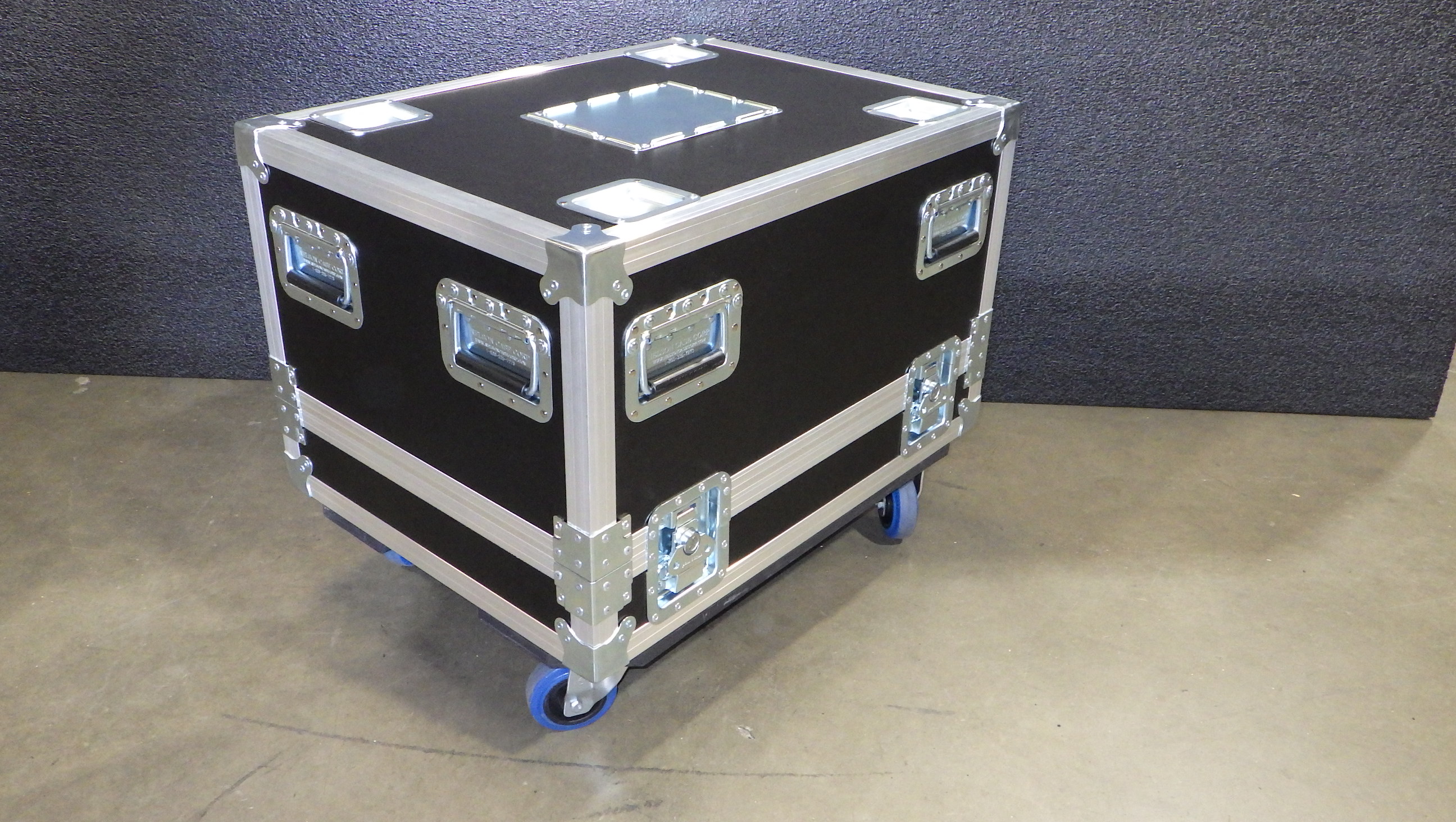 Print # 9626 - Custom Road Case for Meyer Sound MD1 Subwoofer By Nelson Case Corp