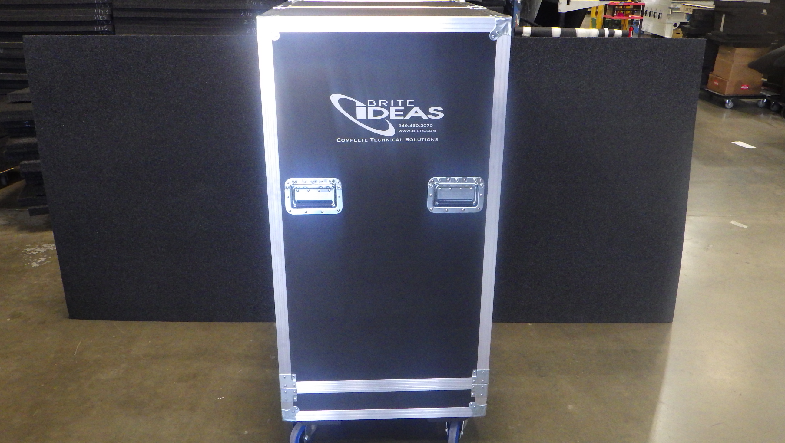 Print # 9712 - Custom Road Case for 24-RU Rack Shell with 2" Padding and Split Lid, Rack Shell is Removable By Nelson Case Corp