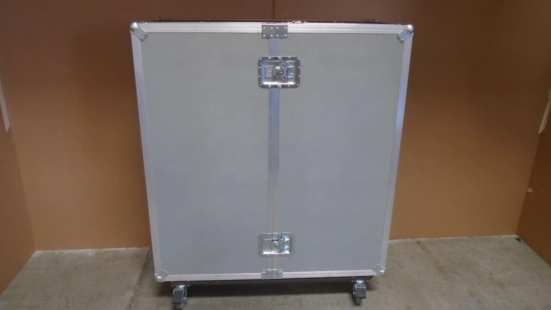 Print # 7560 - Custom Road Case for Audio Systems Kit By Nelson Case Corp