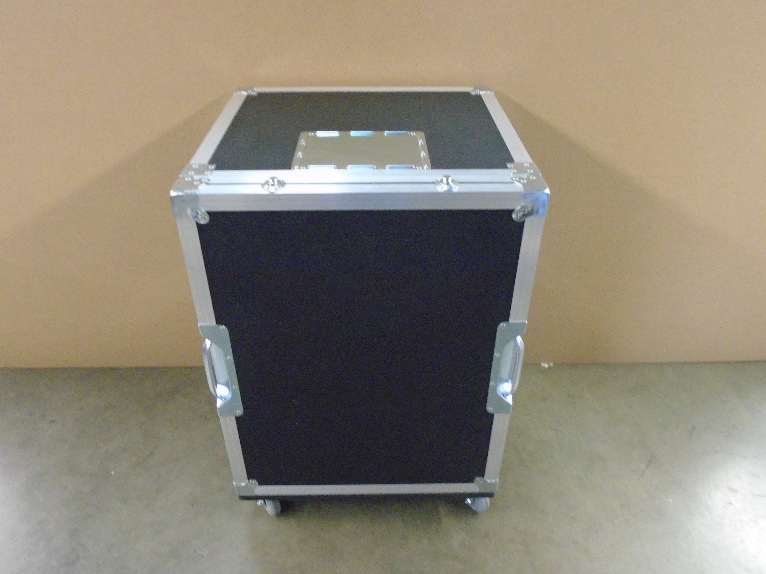 Print # 7911 - Custom Road Case for Helixnet System By Nelson Case Corp