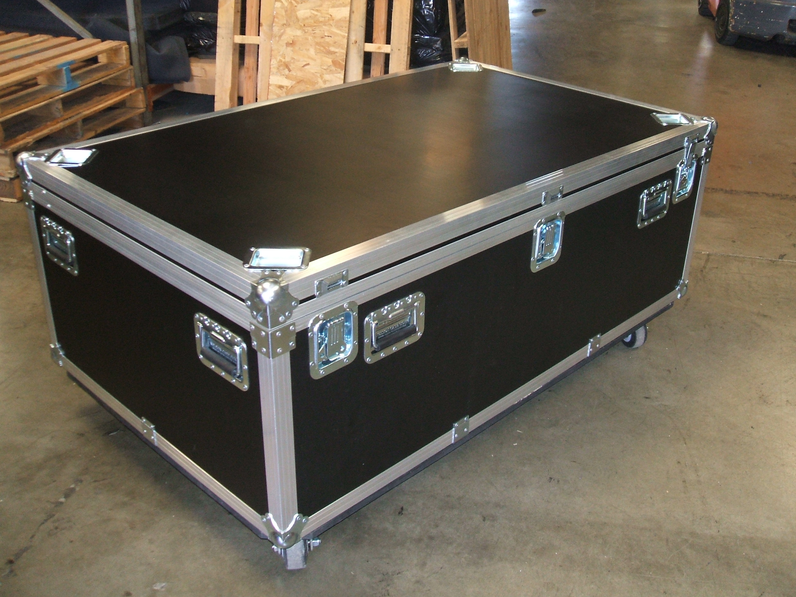 Trunk Casing Custom Heavy Duty Trunk Cases which includes; Heavy Duty Recessed ...
