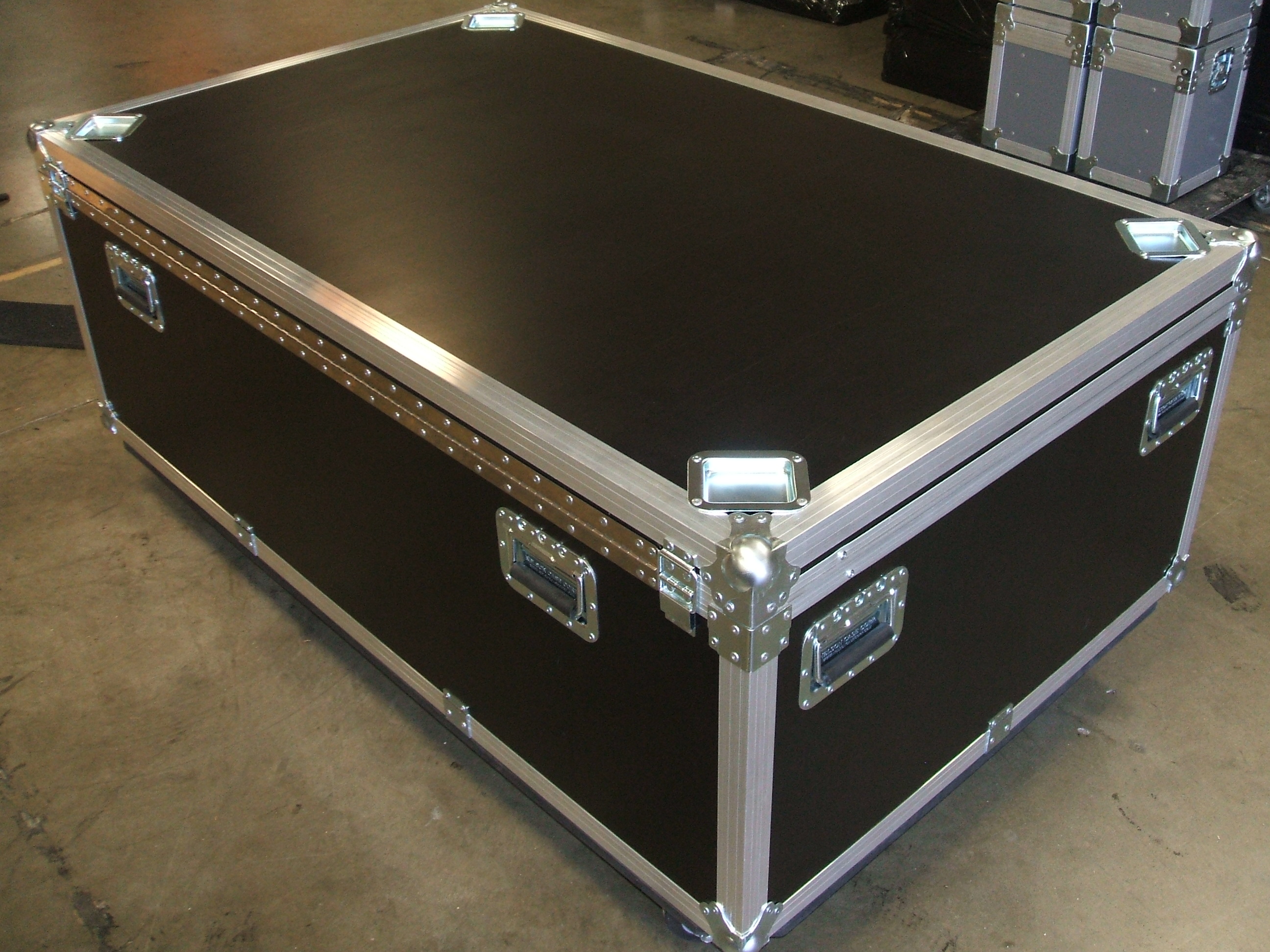 Trunk Casing Custom Heavy Duty Trunk Cases which includes; Heavy Duty Recessed ...